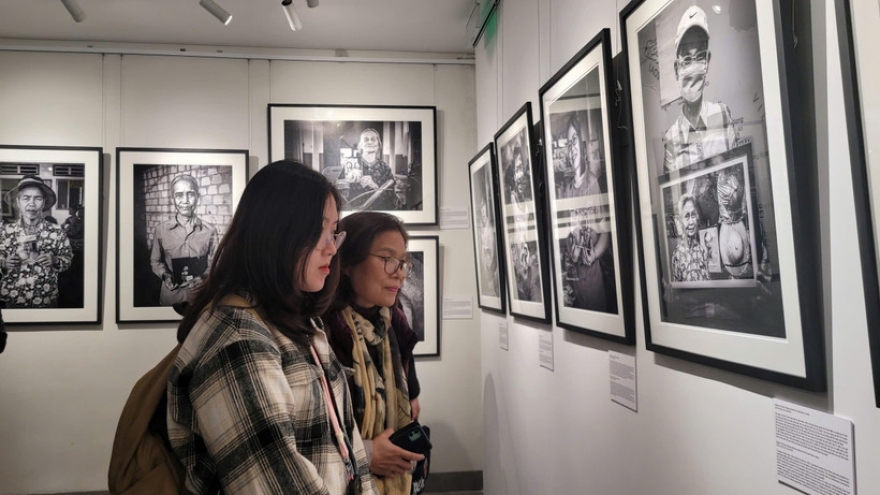 Photo exhibition captures over three decades of Vietnam’s transformation