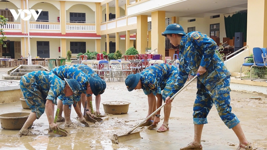 Flood-recovery measures stepped up in Central Vietnam