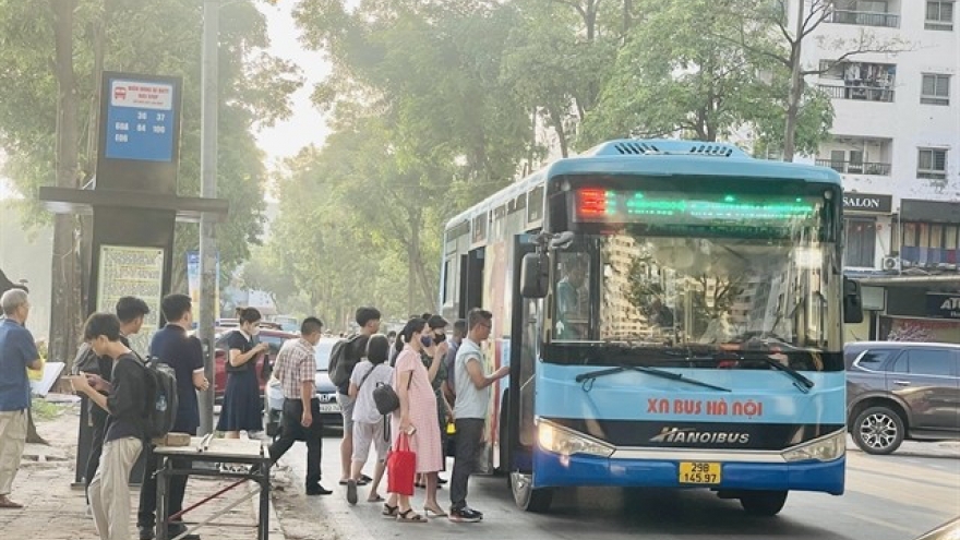 Hanoi plans time-based ban on gasoline-powered motorbikes from 2026