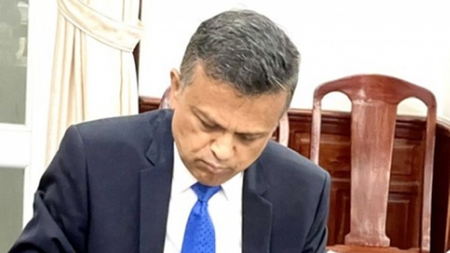 Khởi tố, bắt tạm giam giám đốc người Australia vì "Lừa đảo chiếm đoạt tài sản"