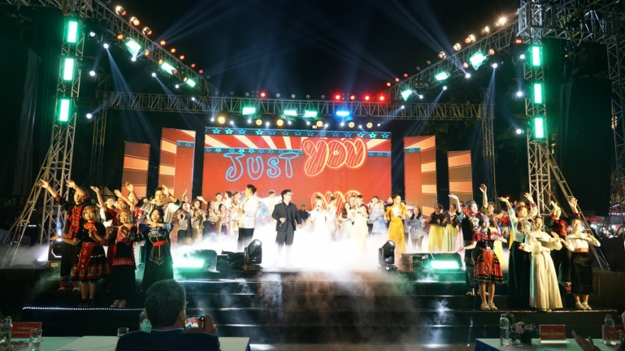 Sôi động chương trình Giao lưu văn hóa nghệ thuật quốc tế Hà Nội 2025