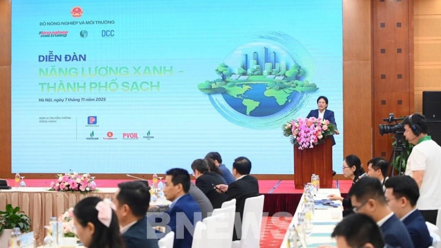 Hanoi forum targets green energy infrastructure for smart cities