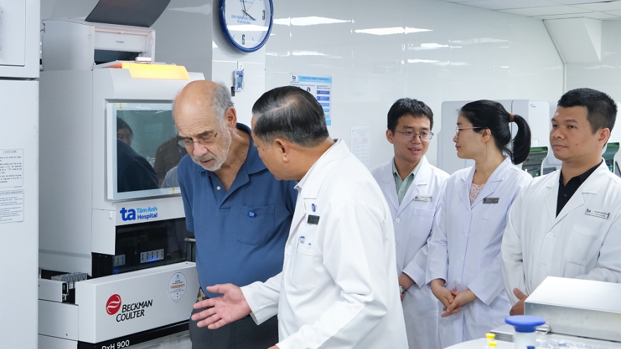 Lần đầu tiên tại Việt Nam xét nghiệm viêm gan siêu vi D theo tiêu chuẩn Mỹ