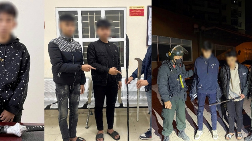 Phát hiện nhiều thanh niên mang hung khí trên phố ở Hà Nội
