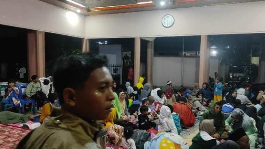 Núi lửa Semeru phun trào, hàng nghìn người dân Indonesia phải sơ tán