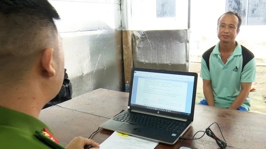 Bắt bị can hiếp dâm 2 bé gái cùng xóm ở An Giang