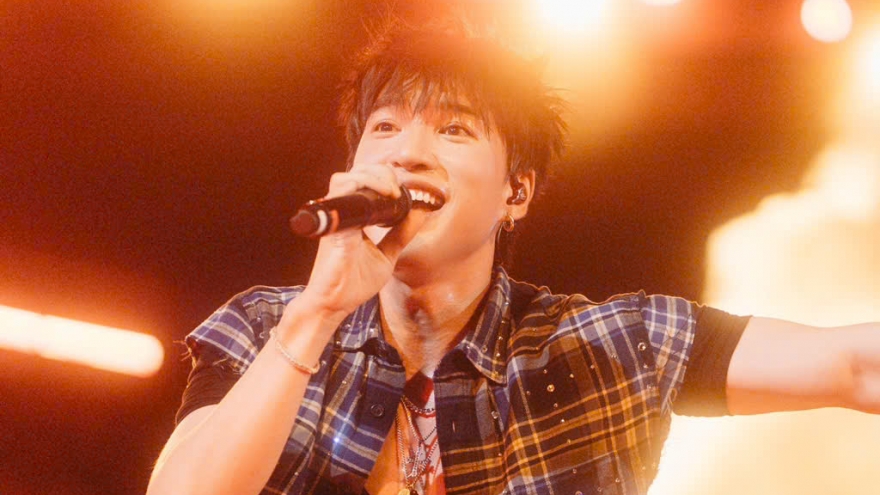 MBillion: Bùng nổ cảm xúc, HIEUTHUHAI ủng hộ đồng bào miền Trung 400 triệu đồng