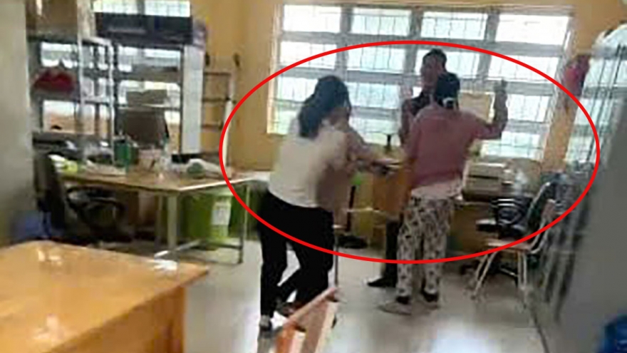 Kỷ luật cảnh cáo thầy giáo nhắn tin "thân mật" với nữ sinh ở Tây Ninh