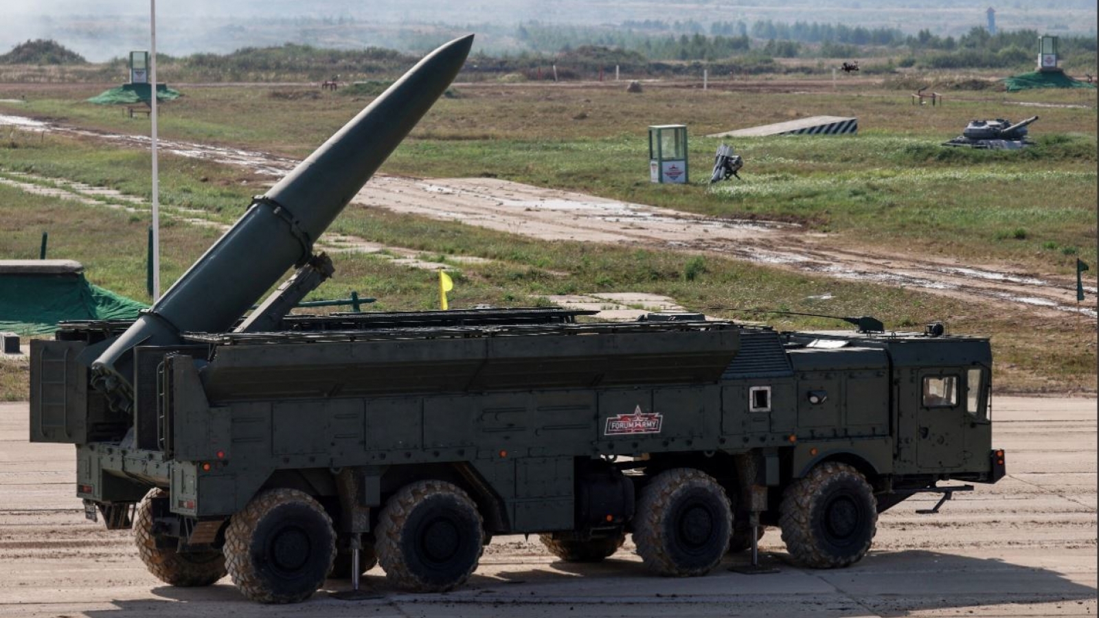 Cận cảnh Iskander-M của Nga bắn nổ 3 hệ thống phóng tên lửa của Ukraine
