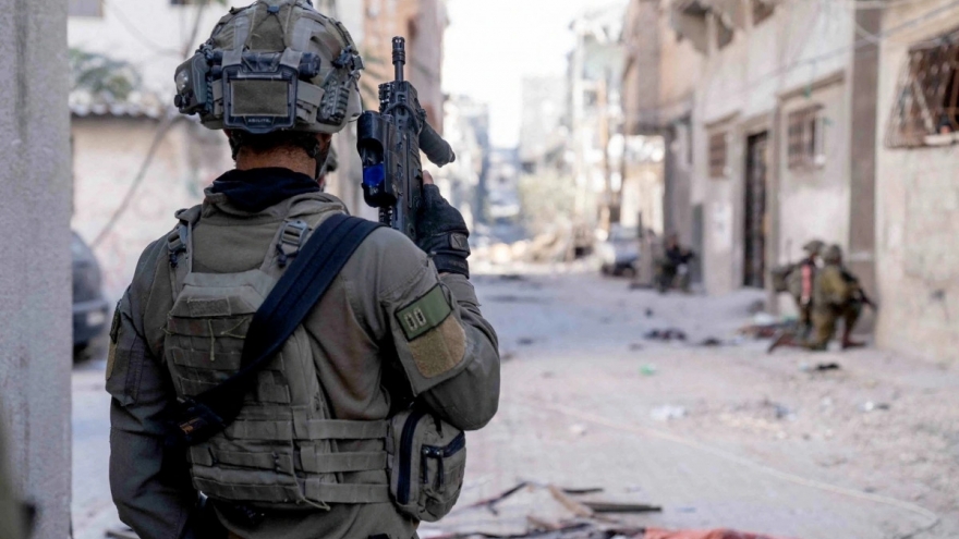 Lính Israel tiếp tục nổ súng vào người Palestine ở Gaza