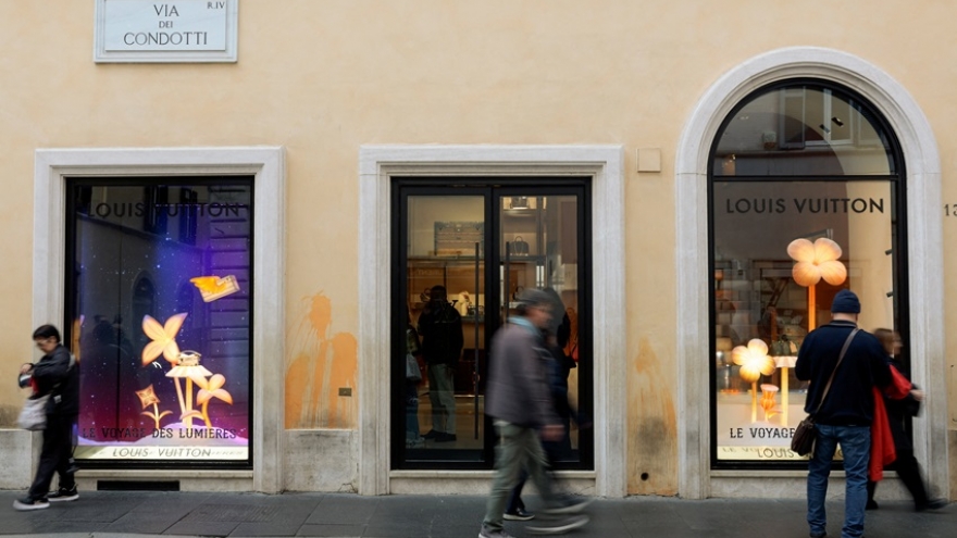 Kho hàng của Louis Vuitton giữa trung tâm thủ đô Rome bị trộm tấn công táo tợn