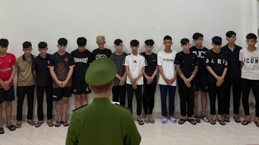 Mang theo hung khí tìm “đối thủ”, 15 đối tượng bị khởi tố