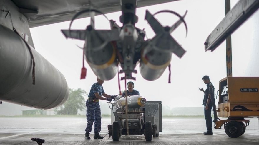 Không quân Indonesia thử nghiệm thành công bom BNT-250 sản xuất nội địa