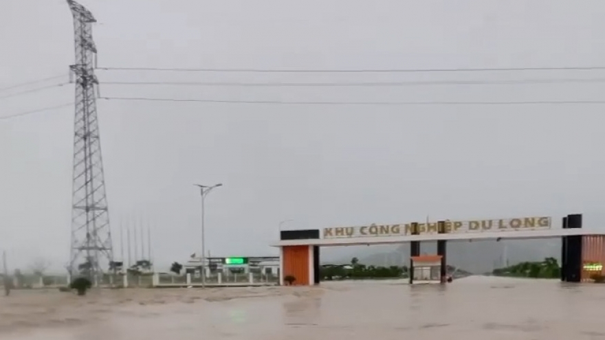 Miền Trung ngập lụt: 31.000 khách hàng bị cắt điện để đảm bảo an toàn