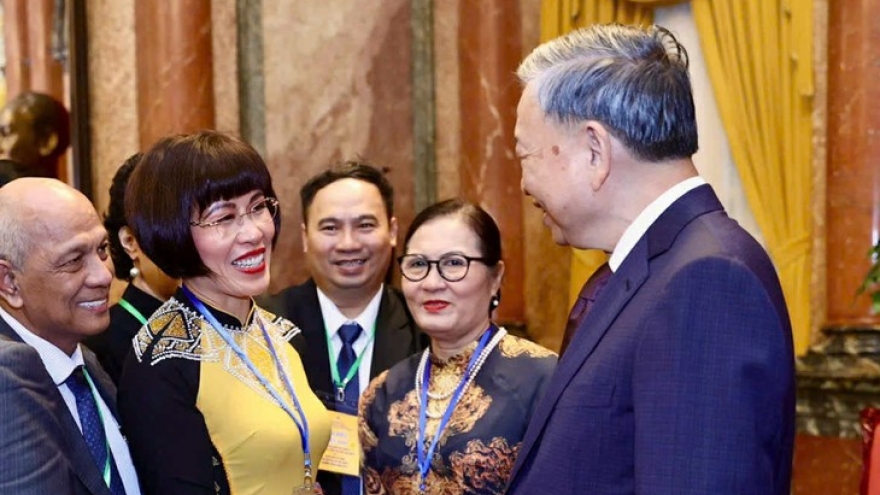 Kiều bào Hungary góp ý Dự thảo văn kiện Đại hội XIV