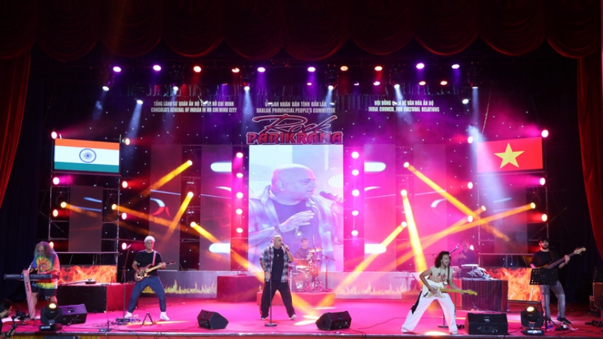 Indian rock band Parikrama starts Dak Lak tour