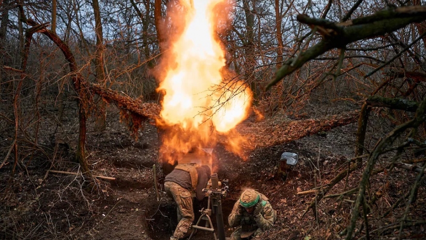 Kupyansk rực lửa: Nga tuyên bố chiếm được, Ukraine khẳng định vây ngược đối phương