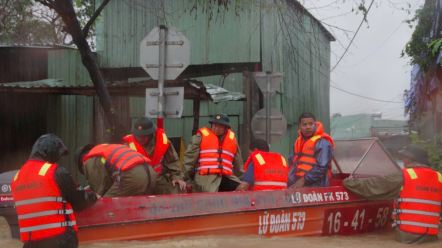 Gia Lai thiệt hại khoảng 1.000 tỷ đồng do mưa lũ, Chính phủ hỗ trợ 2.000 tấn gạo