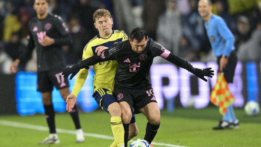 Messi tiến sát mốc 900 bàn thắng, vẫn có nguy cơ "trắng tay" danh hiệu