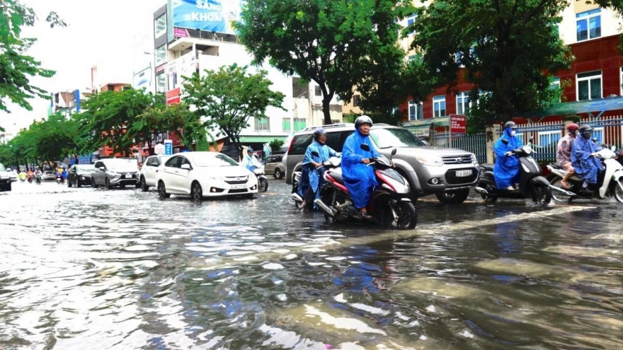 Thời tiết hôm nay 8/11: Miền Trung mưa lớn, miền Bắc lạnh, miền Nam có dông