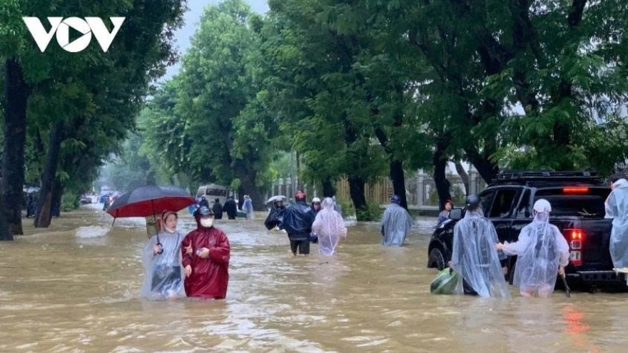 Thời tiết ngày 5/11: Miền Trung mưa lớn kéo dài, Bắc Bộ rét về đêm