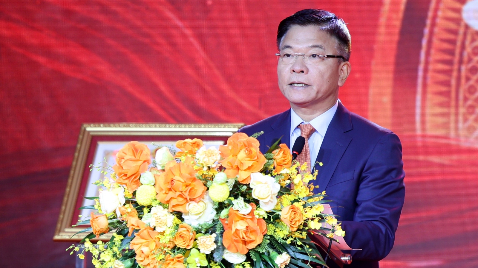 Trường ĐHKHXH&NV Hà Nội đón nhận Huân chương Lao động hạng Nhất