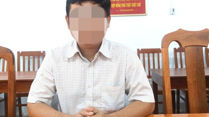 Khởi tố đối tượng sản xuất và bán nước mắm giả cho nhiều quán ăn