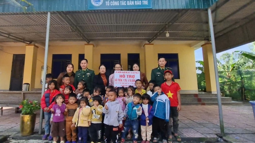 Nhóm “Mẹ Việt” tại Australia ủng hộ đồng bào bị bão lụt tại Việt Nam