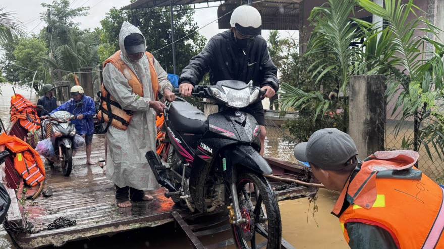 Những “người vác tù và hàng tổng” hết mình vì bà con trong lũ dữ