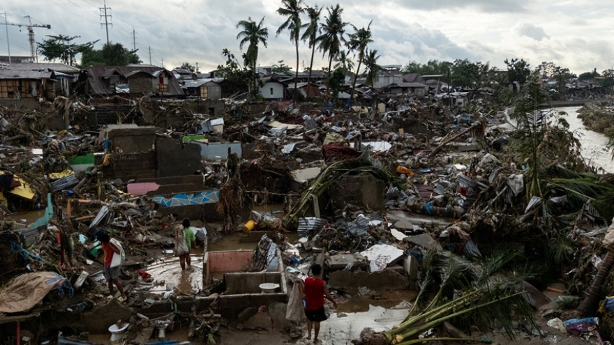 Miền Trung Philippines chìm trong ngập lụt, 58 người thiệt mạng do bão Kalmaegi