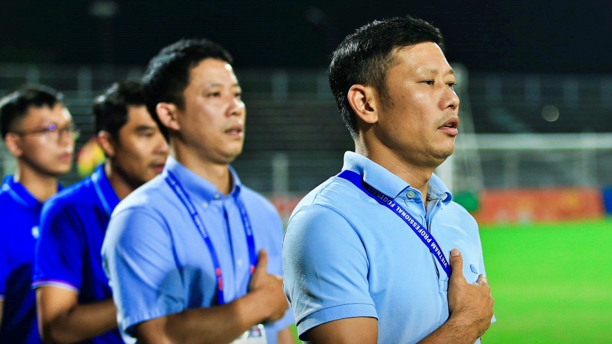 Thêm một đội bóng V-League thay "tướng"