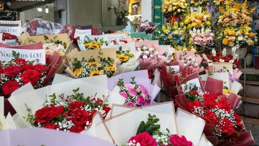 Ngày Nhà giáo Việt Nam 20/11 nên tặng thầy cô quà gì?