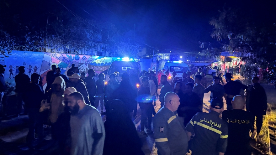 Israel tiếp tục không kích vào Lebanon, nổ súng tại Gaza