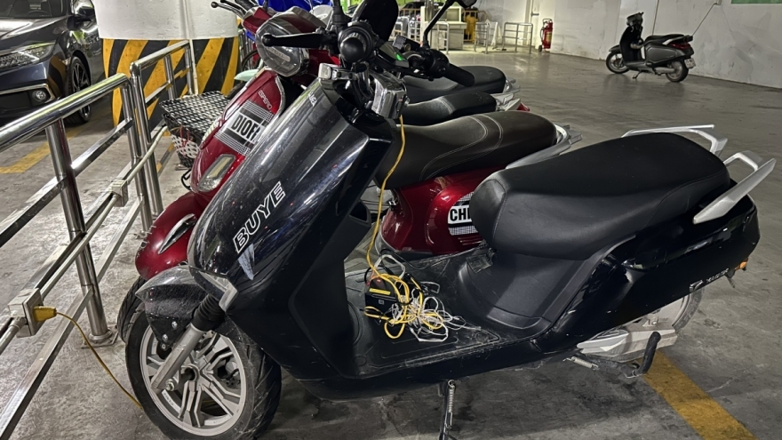 Chữa cháy xe điện là thách thức lớn và những lưu ý an toàn khi sạc pin