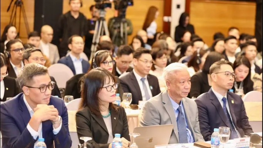 Nearly 18 billion cashless transactions recorded in nine months