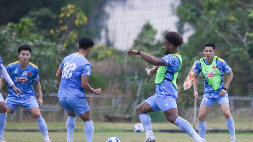 HLV Kim Sang Sik chia sẻ bất ngờ về khả năng đá chính của Xuân Son khi gặp ĐT Lào