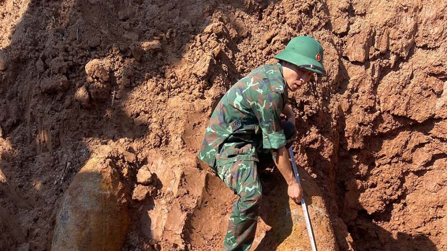 Phát hiện 3 quả bom M117 nặng khoảng 350kg ở Sơn Động, Bắc Ninh