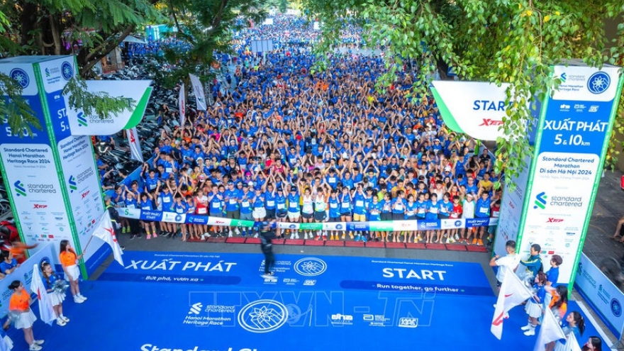 Standard Chartered Hanoi Marathon sees nearly 2,500 int’l runners