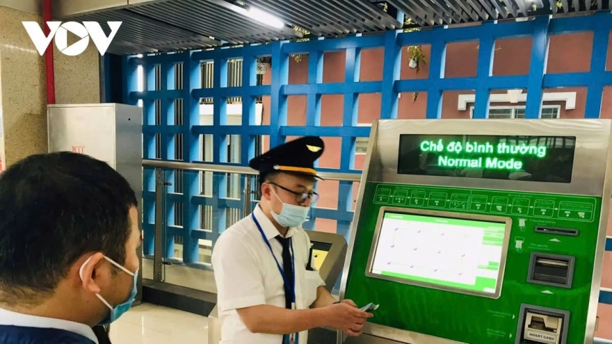 Khách đi tàu Cát Linh - Hà Đông sẽ sử dụng thẻ vé định danh mới