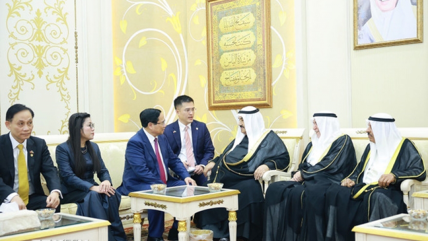 Thủ tướng Phạm Minh Chính thăm nguyên Thủ tướng Kuwait