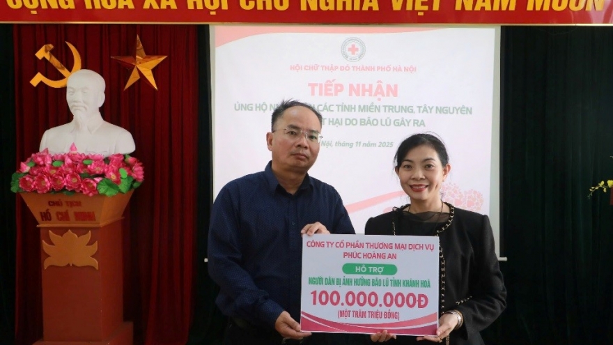 Người dân Hà Nội chung tay ủng hộ hỗ trợ đồng bào vùng lũ