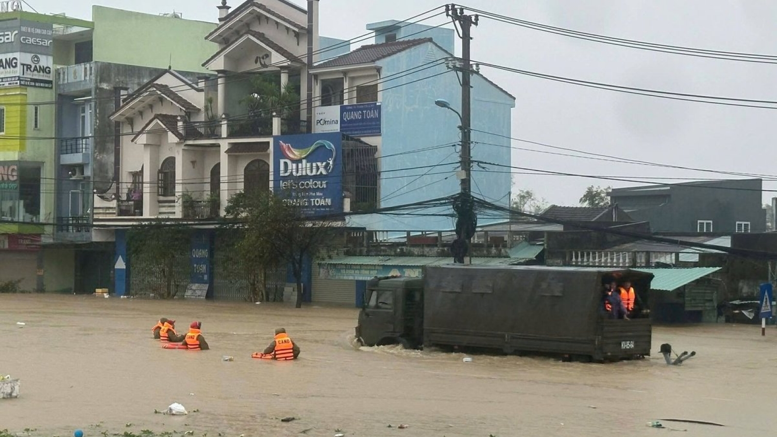 Lũ trên sông ở Đắk Lắk, Khánh Hòa, Đồng Nai tiếp tục xuống, cảnh báo ngập lụt cao