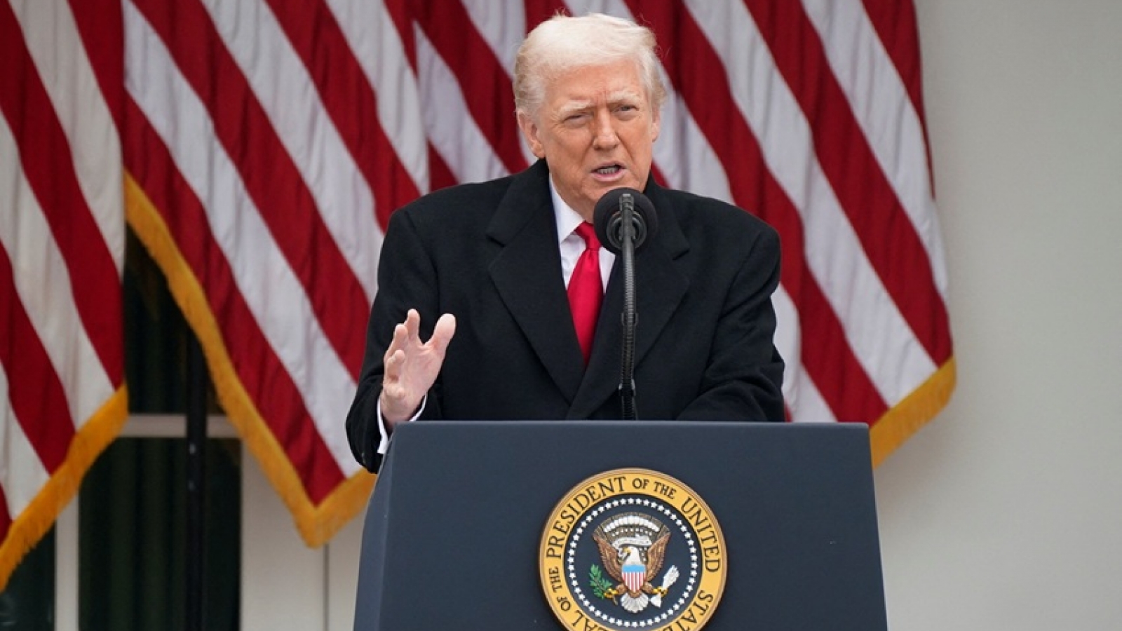 Tổng thống Trump tuyên bố áp thuế 25% với các quốc gia giao dịch với Iran