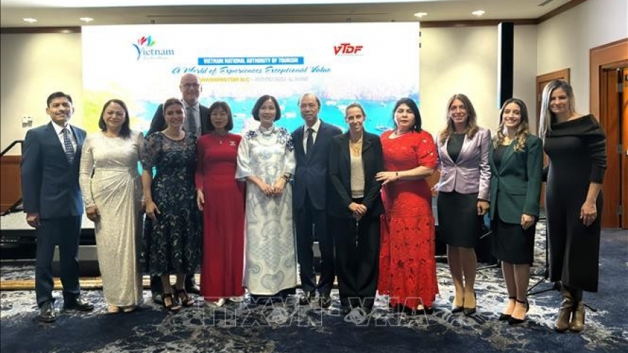 Vietnam promotes tourism in US, eyes to expand business connections