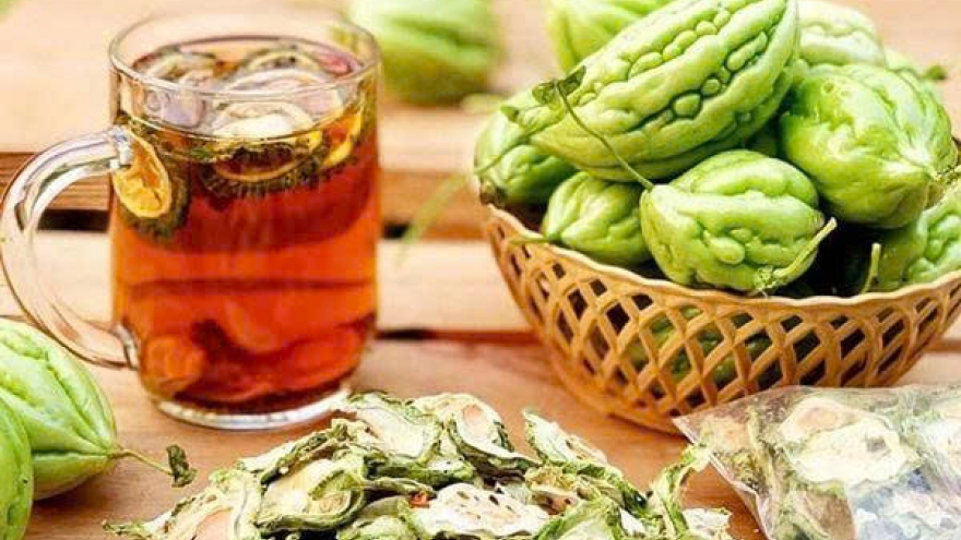 Những lợi ích ít biết khi uống trà khổ qua