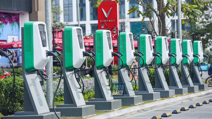Hà Nội ưu tiên cho vay đầu tư trạm sạc và xử lý pin sạc thông minh