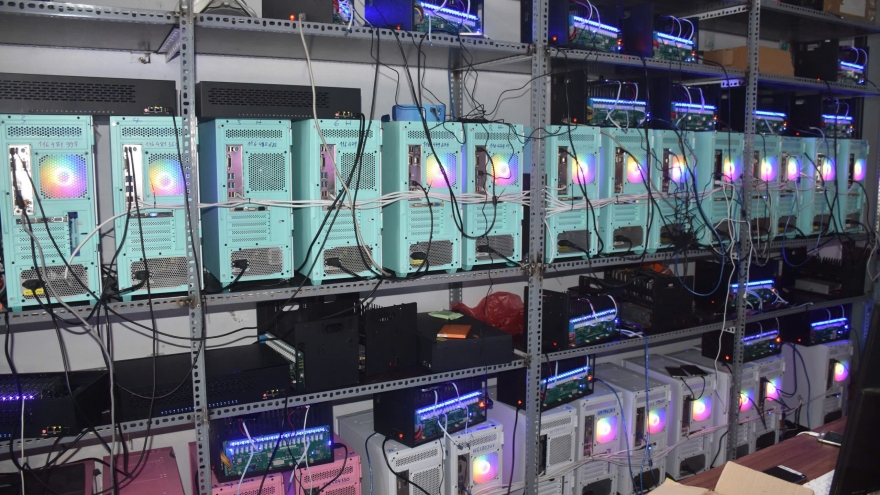 Phá đường dây lập tài khoản mạng xã hội cho đối tượng Campuchia thuê để lừa đảo