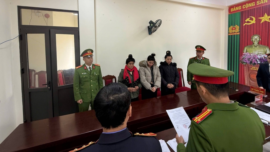 3 phụ nữ rủ nhau trộm gần 300kg quả cà phê bán lấy tiền tiêu xài