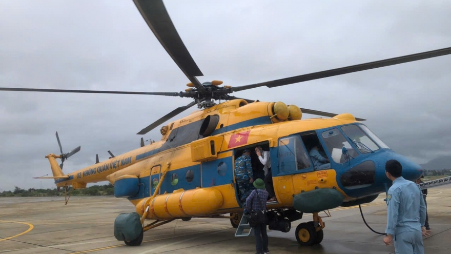 Phó Thủ tướng thị sát từ trực thăng, kiểm tra, chỉ đạo ứng phó lũ tại Khánh Hoà