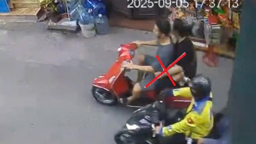 Truy tìm nam thanh niên đi Vespa đỏ cố ý gây thương tích ở Times City, Hà Nội